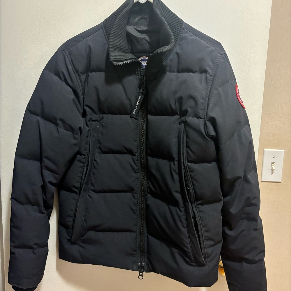 Men’s Canada Goose jacket size small